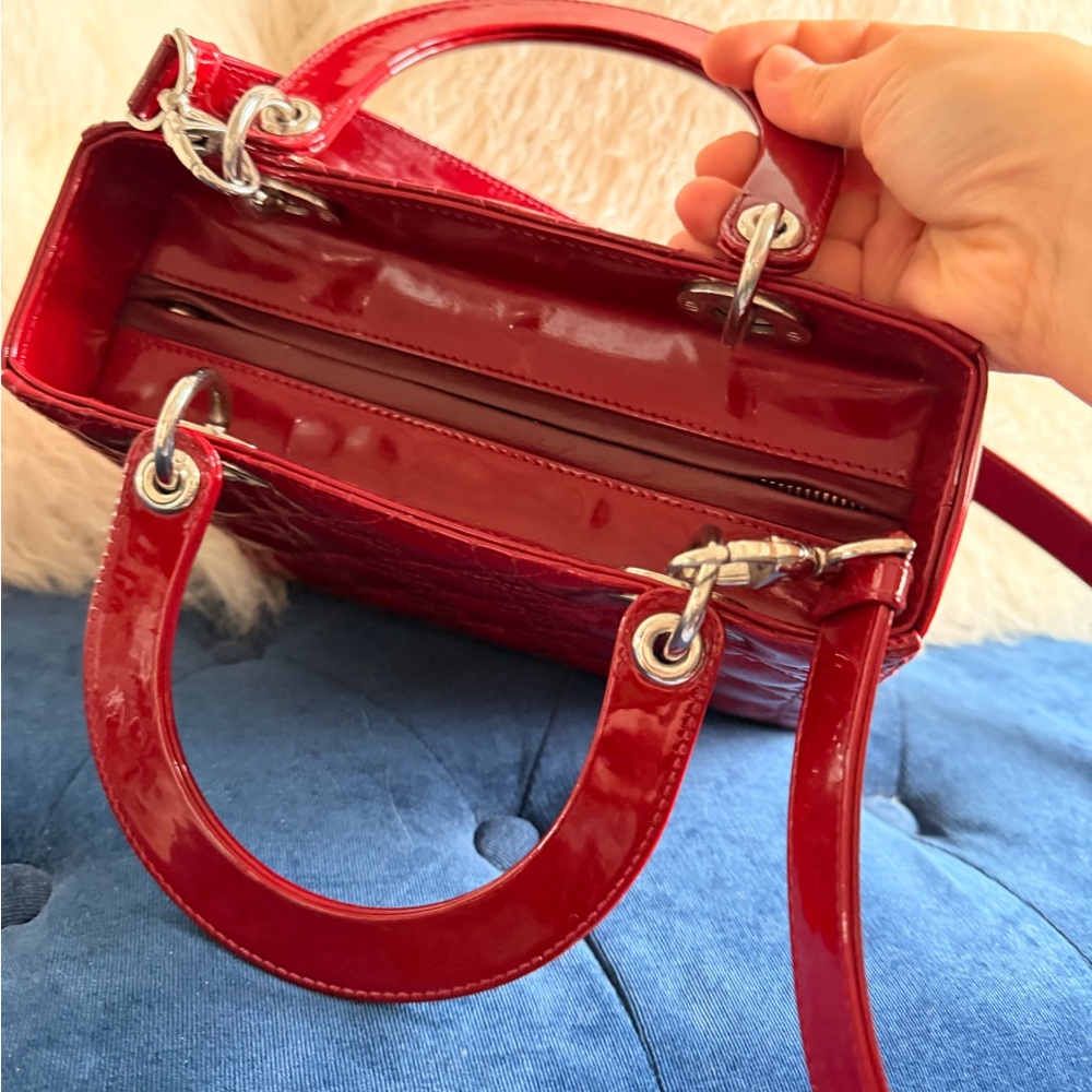 CHRISTIAN DIOR
Patent Cannage Medium Lady Dior Red - Picture 8 of 9